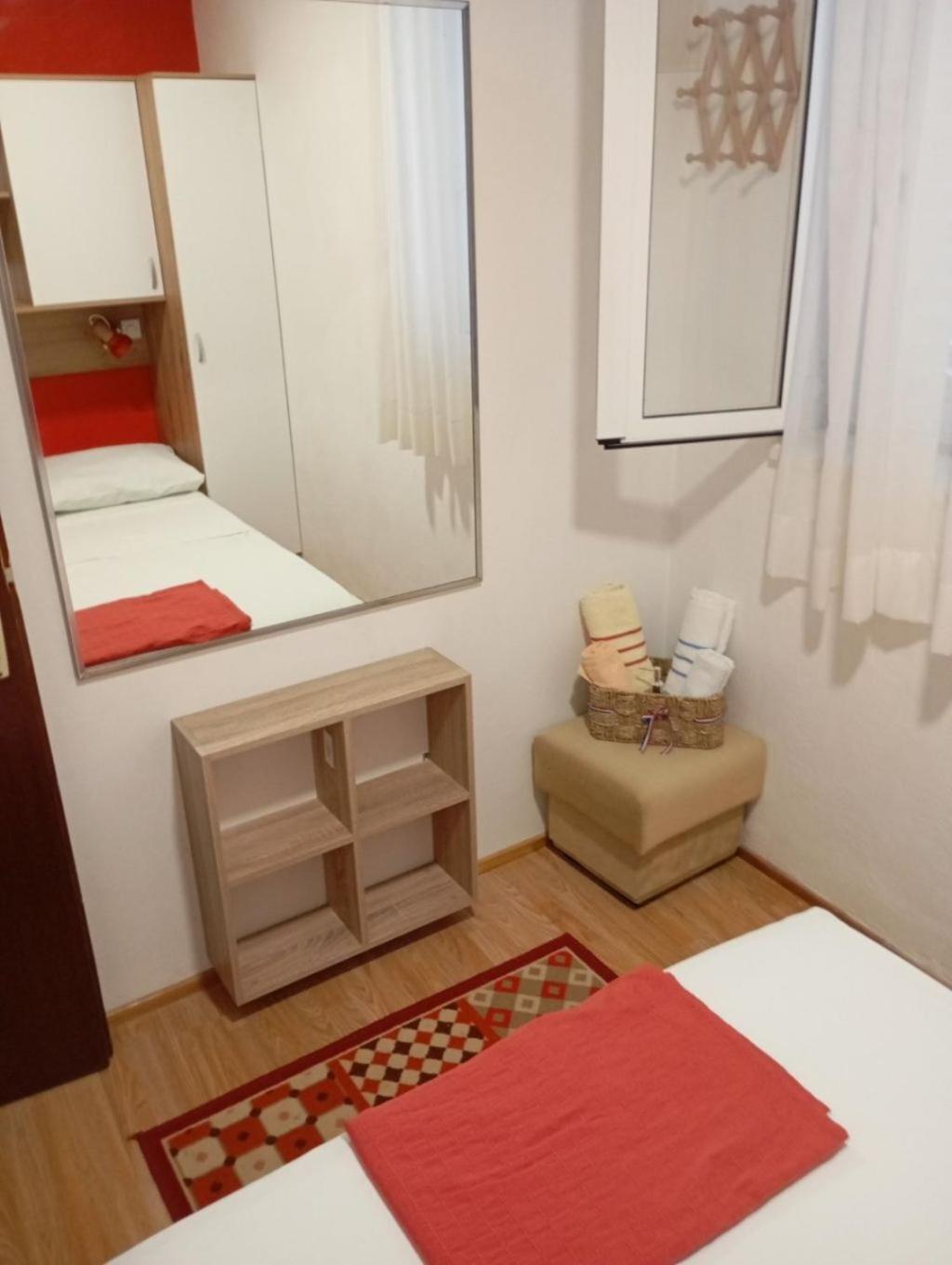 Apartments Ivo - 20M From The Sea Račišće Esterno foto