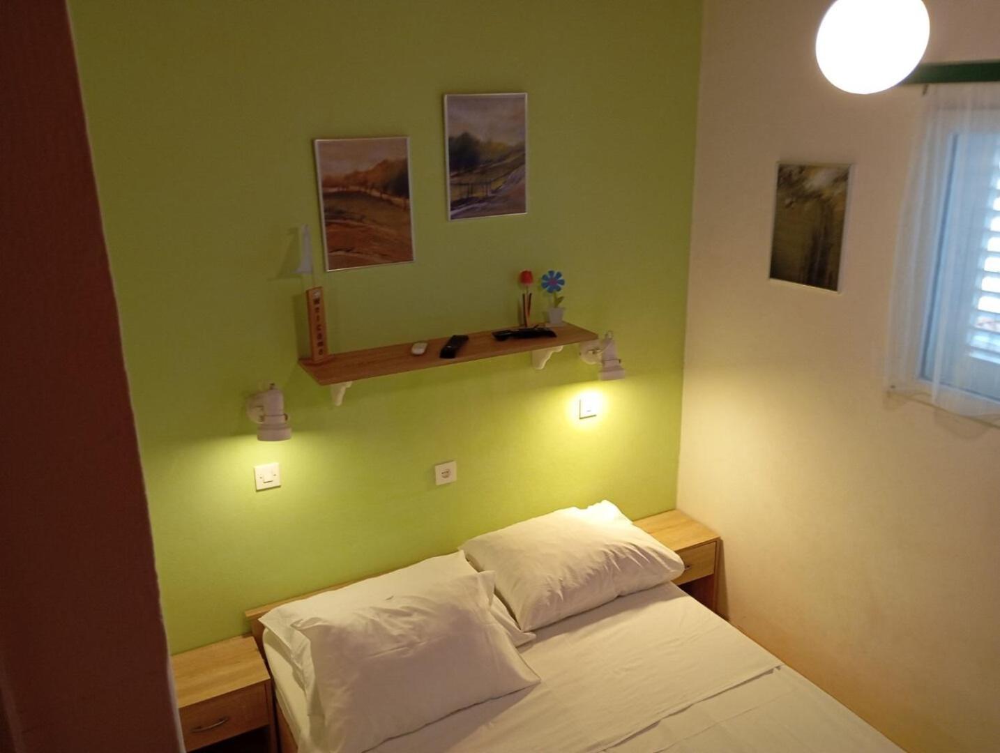 Apartments Ivo - 20M From The Sea Račišće Esterno foto