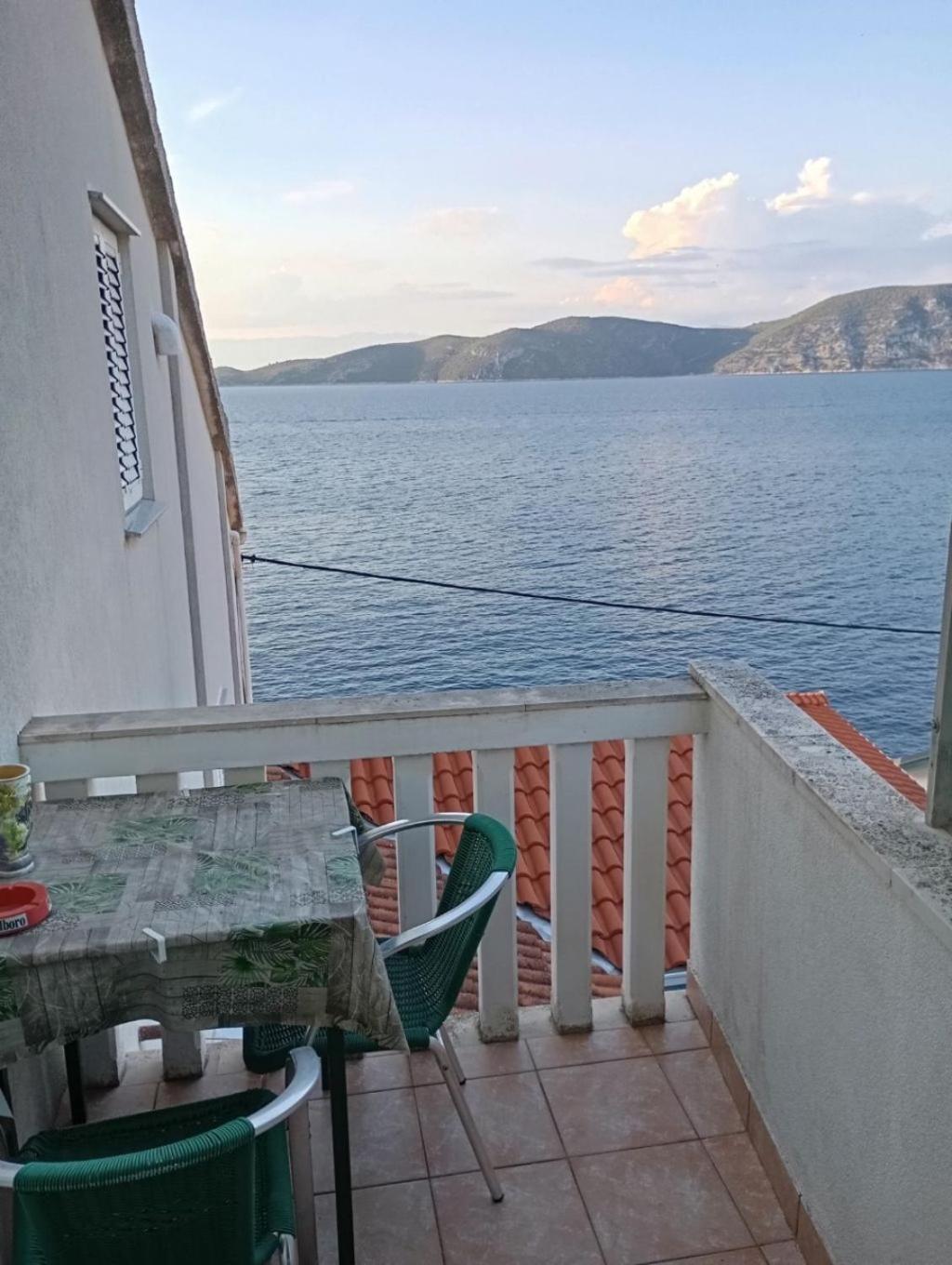 Apartments Ivo - 20M From The Sea Račišće Esterno foto